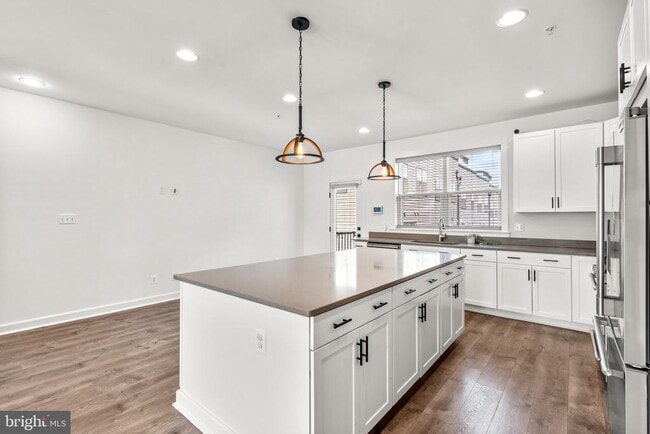 Building Photo - 921 Grundy St