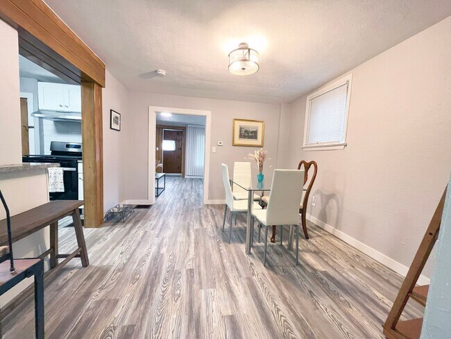 Building Photo - 3923 Bluestone Rd