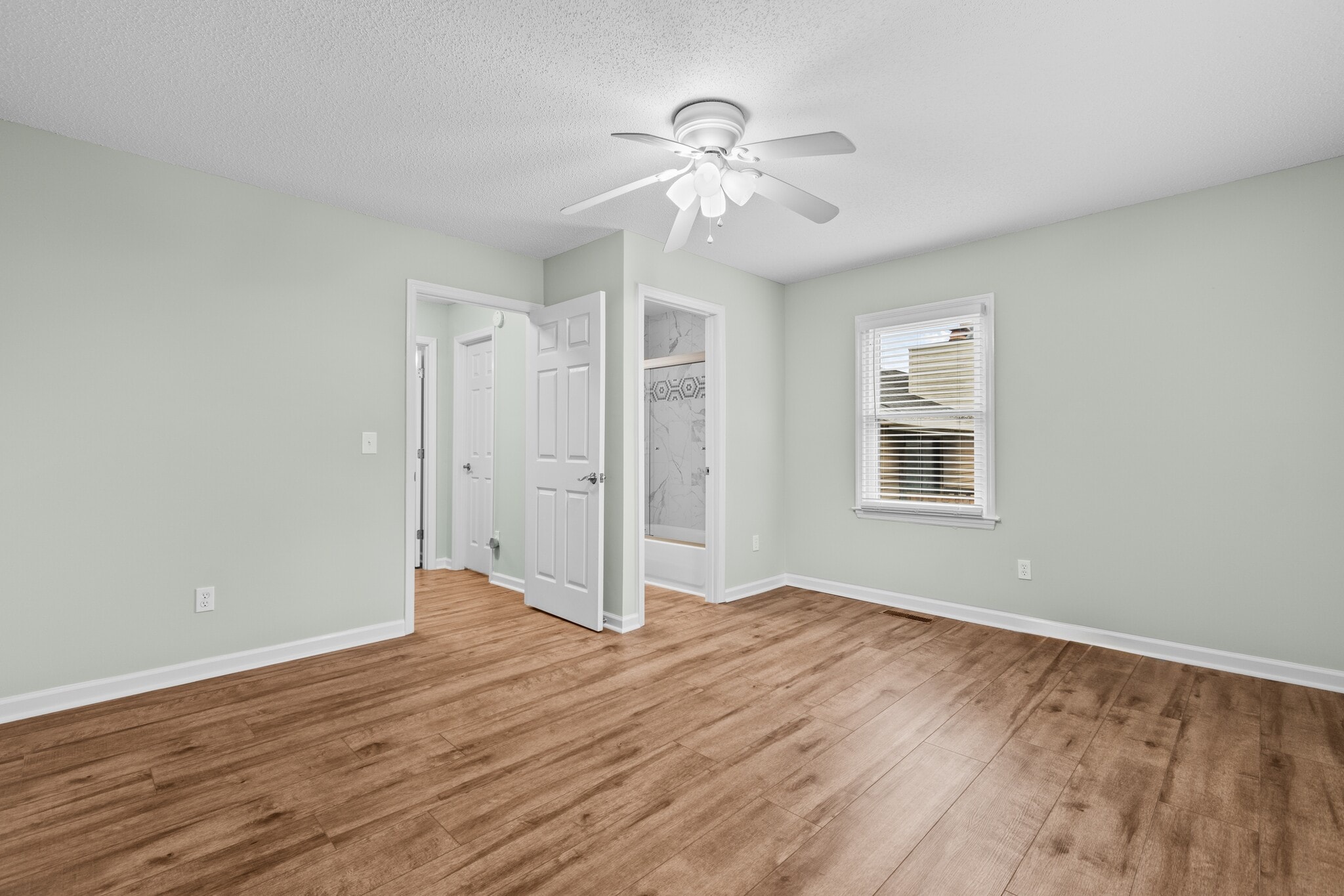 Building Photo - 311 S Willow Dr