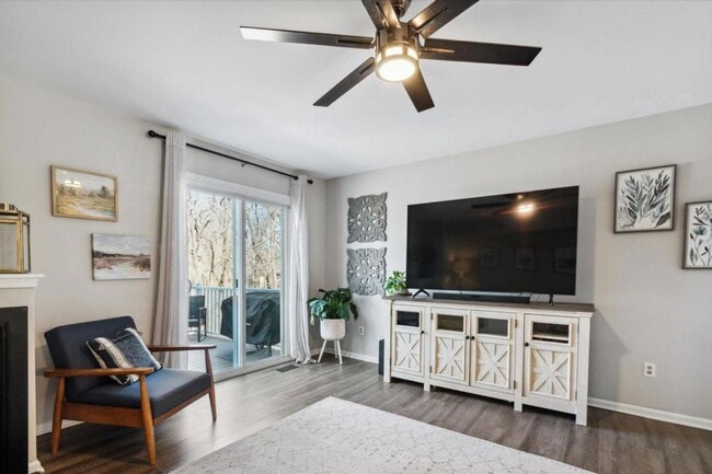 Building Photo - 4 Bedroom 2 Bath Townhome in Exton Station