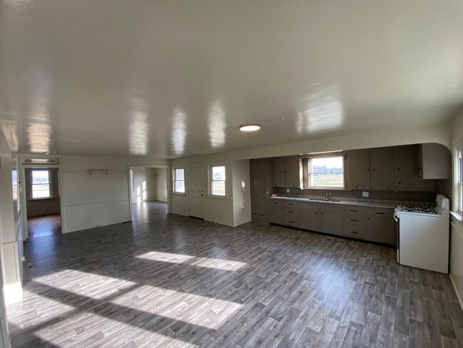 Building Photo - 14 Stoltzfus Ln