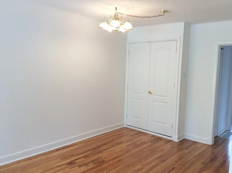 Building Photo - 454 Laurel Cove Rd