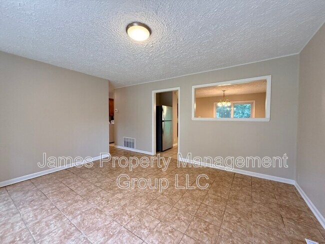 Building Photo - 1004 Oakland Dr