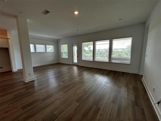Building Photo - 653 Wolf Rdg Rd