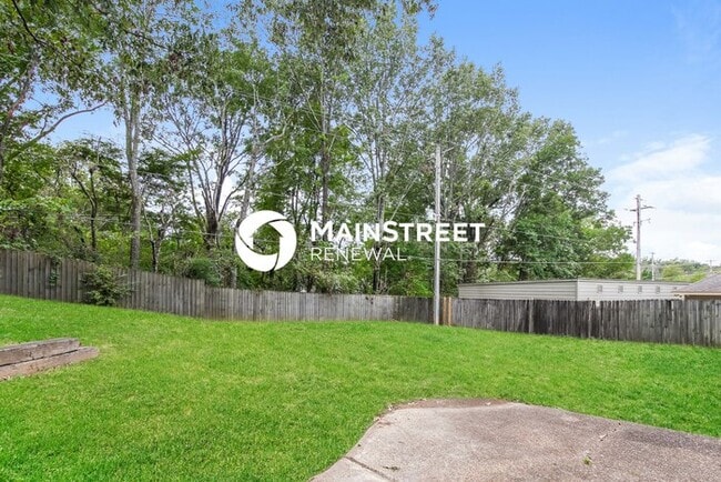 Building Photo - 4 Bedroom Pet-Friendly Home in Cordova, TN with Main Street Renewal