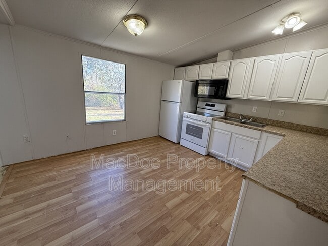 Building Photo - 3611 Shirleys Hill Rd