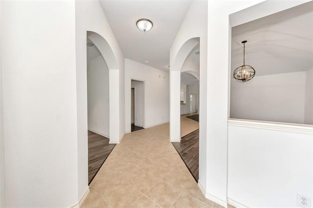 Building Photo - 10209 Fossil Valley Dr
