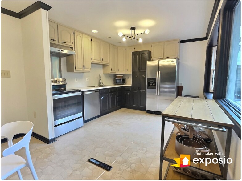 Kitchen - 15012 Olddale Rd