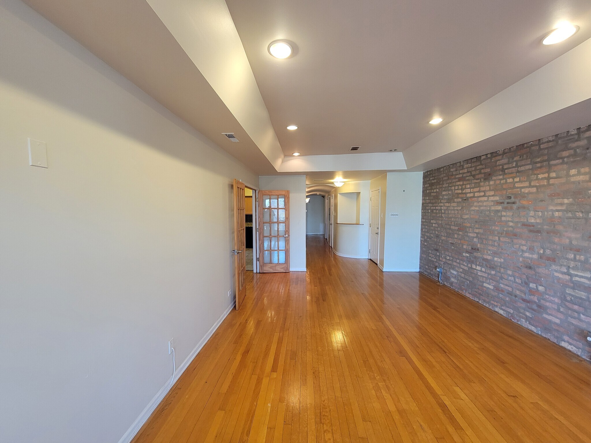 Building Photo - 7141 S Euclid Ave