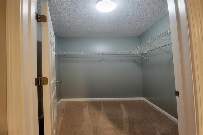 Building Photo - 3110 Crest Ridge Cir SW