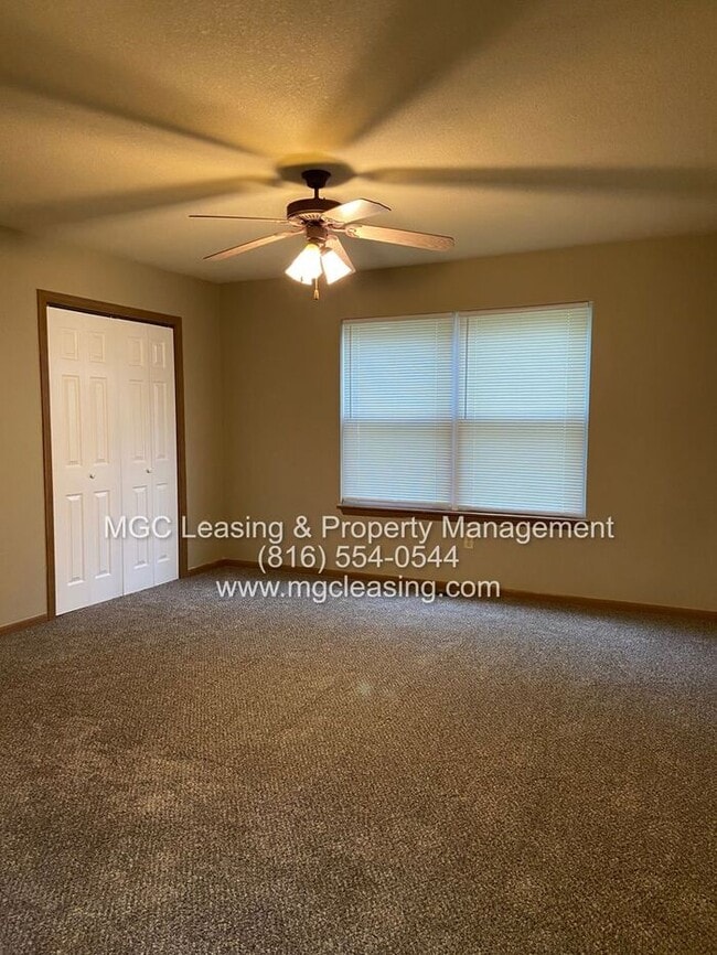 Building Photo - Huge Master Walk-In Closets in Lee's Summi...