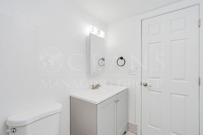 Building Photo - 301 Riverview Blvd
