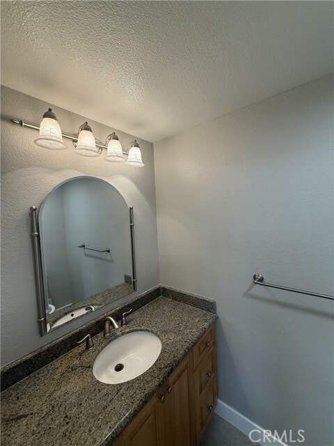 Building Photo - 13575 Cres Hill Dr