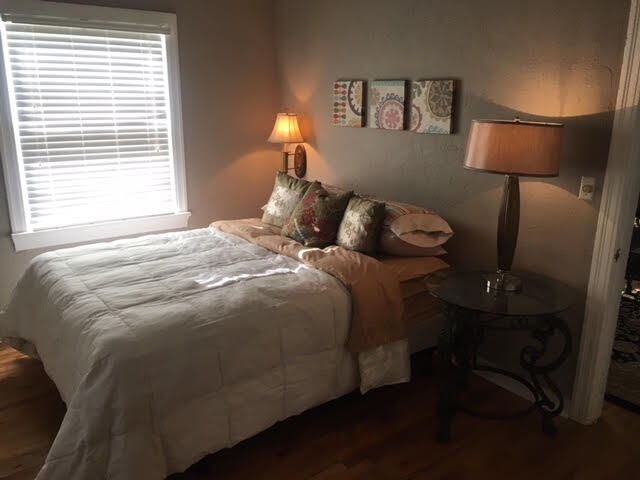 Building Photo - 413 S Webster Ave