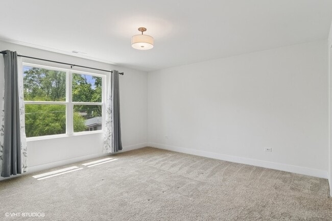 Building Photo - 2543 Geranium Way