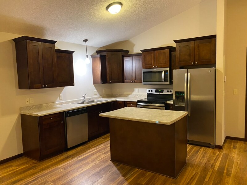 Building Photo - 1911 6th Ln SE