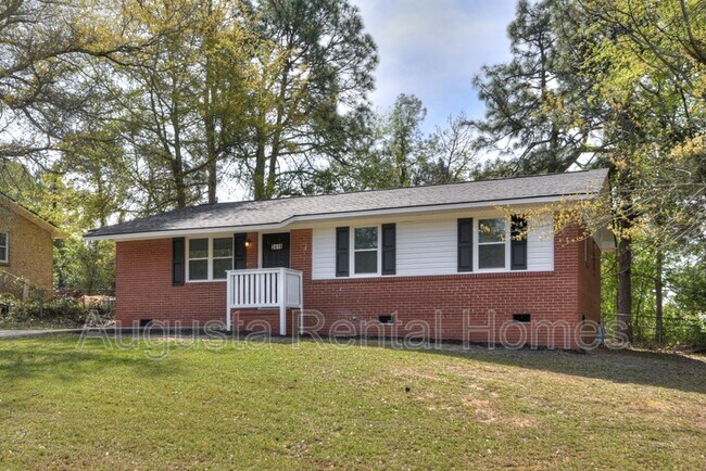 Building Photo - 3416 Kensington Dr N