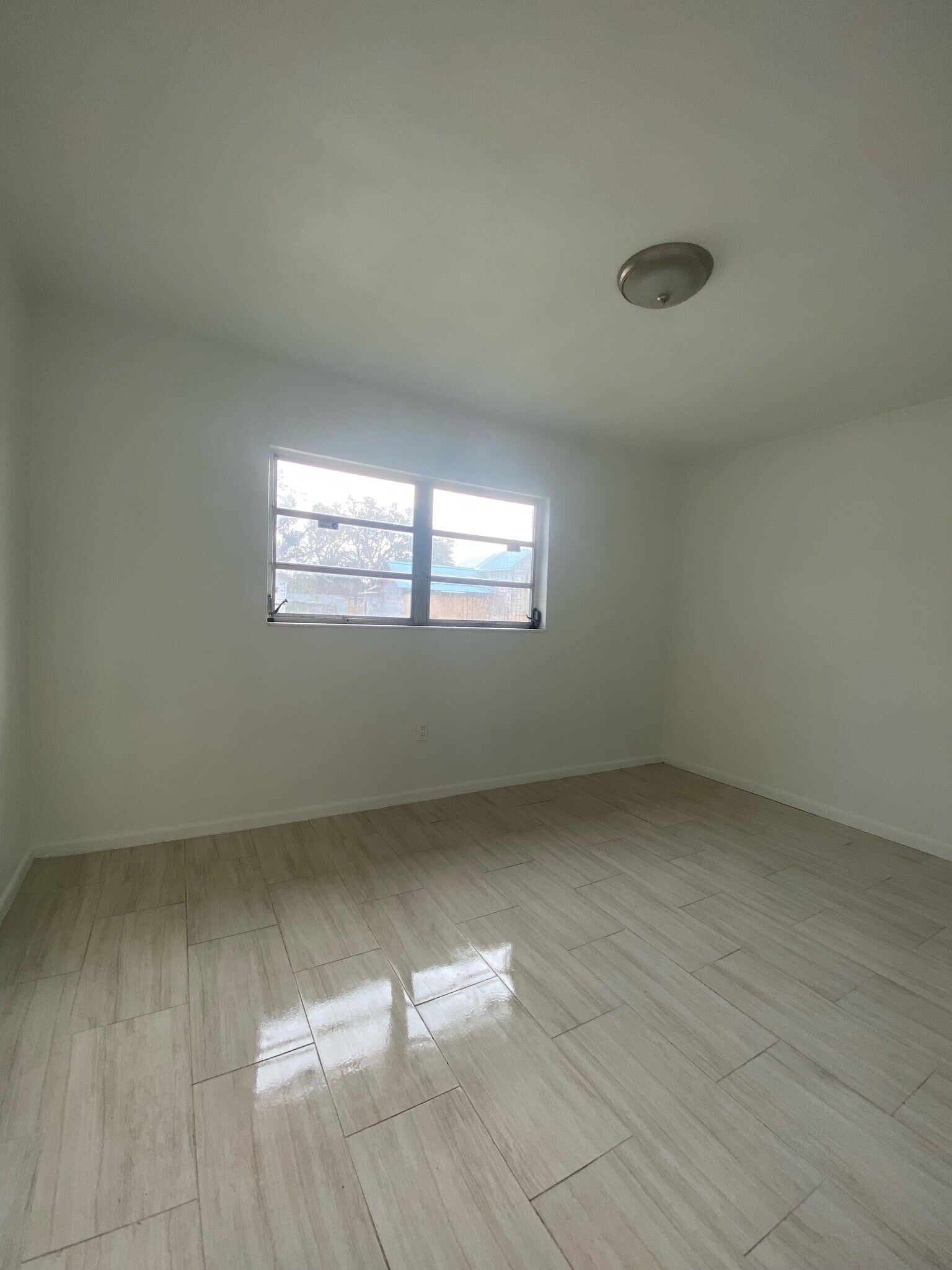 Building Photo - 313 N Arcadia Ave