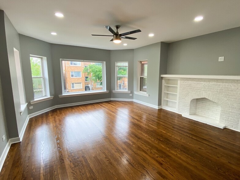 Living Room - 7815 S Kingston Ave