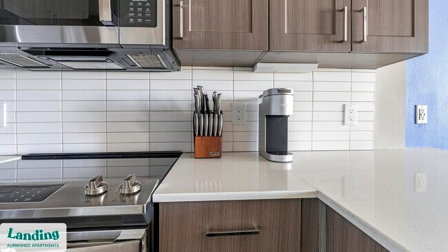 Building Photo - 6850 Foxtail Palm Wy