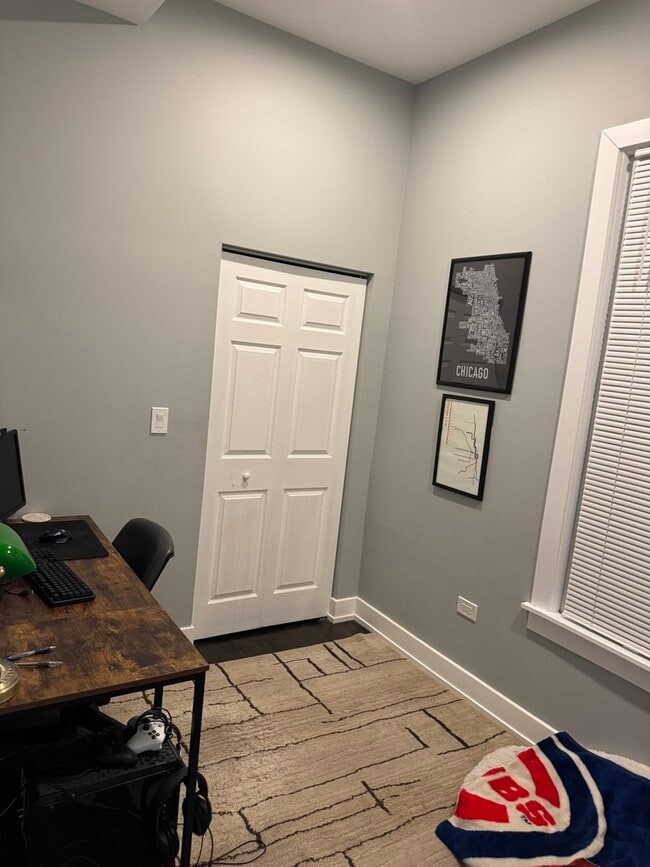 Building Photo - 2613 W Cortland St