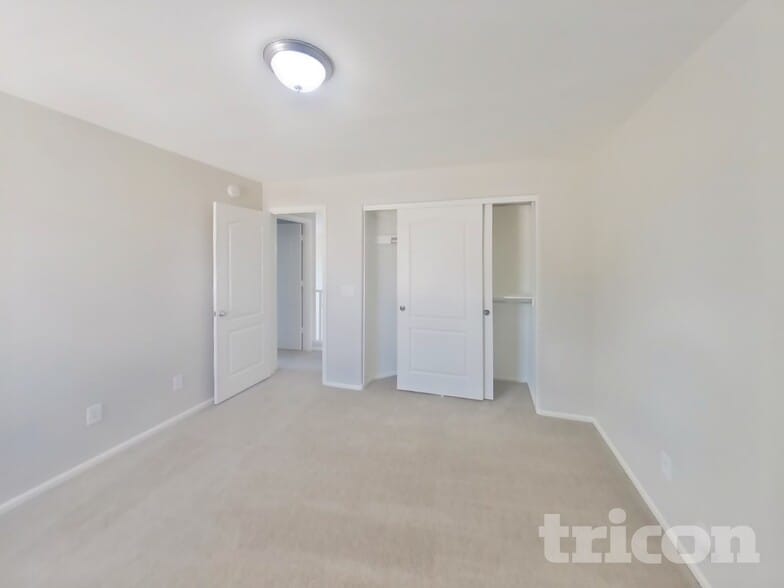Building Photo - 30010 N Sedona Pl
