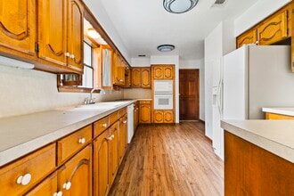 Building Photo - 1300 W Church St