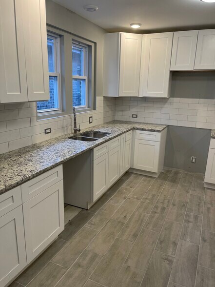 Beautiful Kitchen - 8625 S Euclid Ave