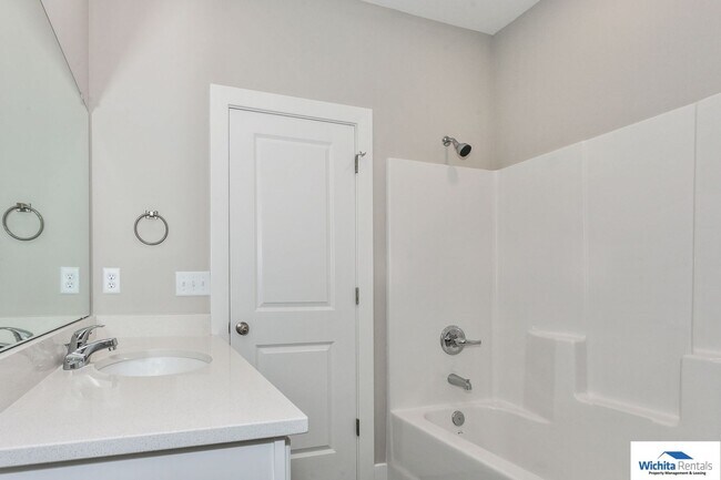 Building Photo - Mulvane duplex