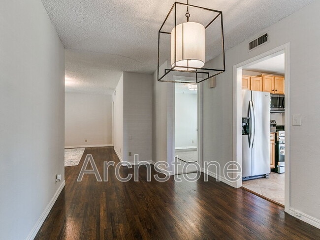 Building Photo - 1732 Carlisle Rd