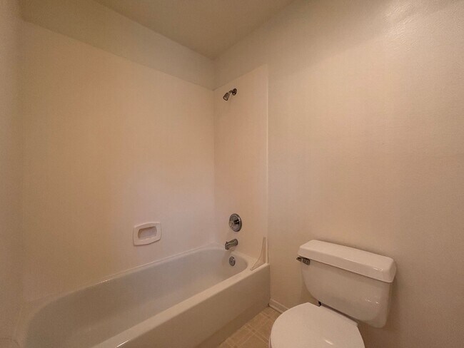 Building Photo - Great 4B/2.5BA House in Gate Community in ...