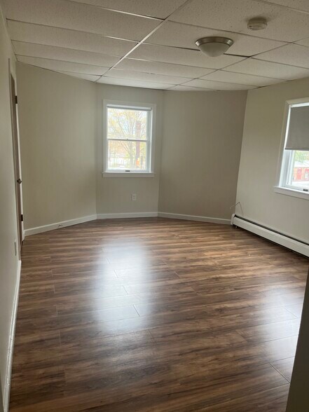 Building Photo - 5 Webster Pl