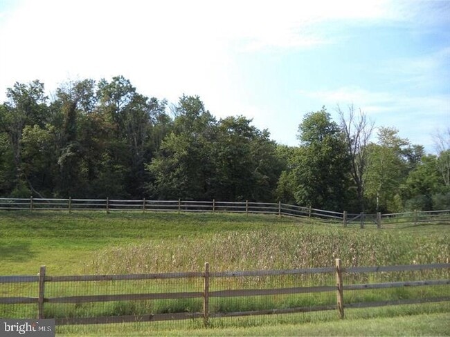 Building Photo - 2804 Hoffs Way