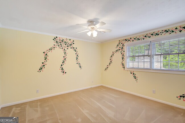 Building Photo - 217 S Sandy Creek Rd