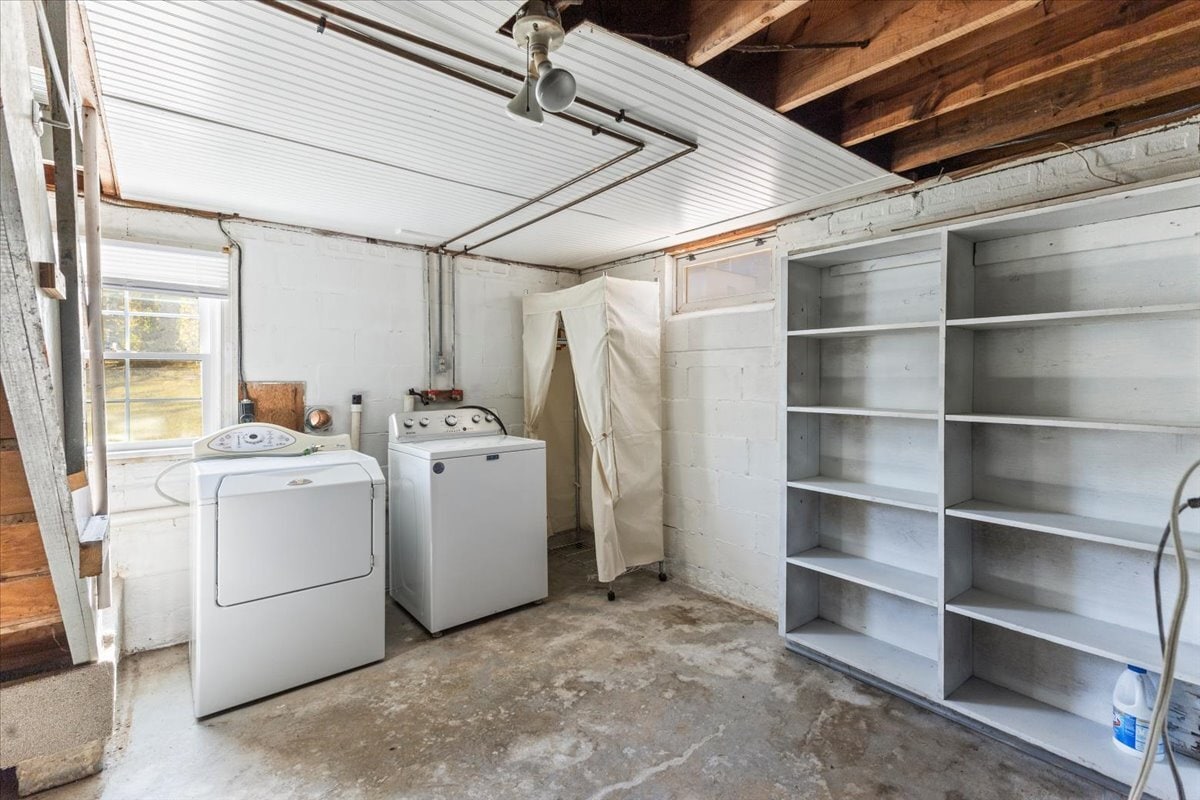 Building Photo - 10060 Central Dr