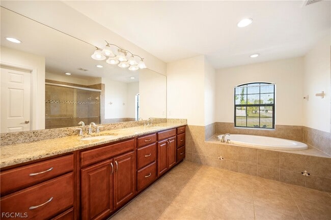 Building Photo - 1132 SE 19th St