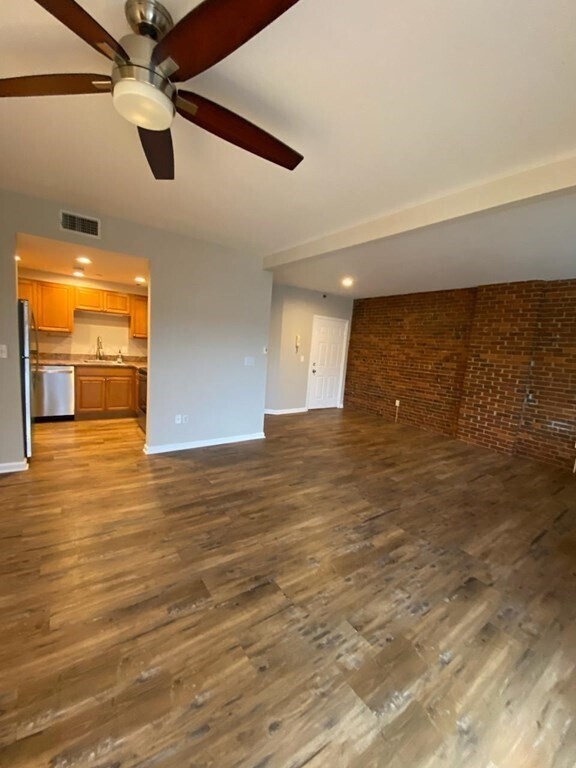 Building Photo - 315 Rantoul St