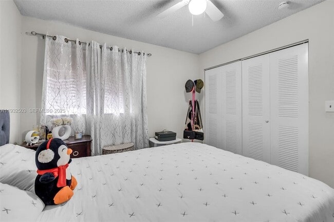 Building Photo - 2740 W 63rd St