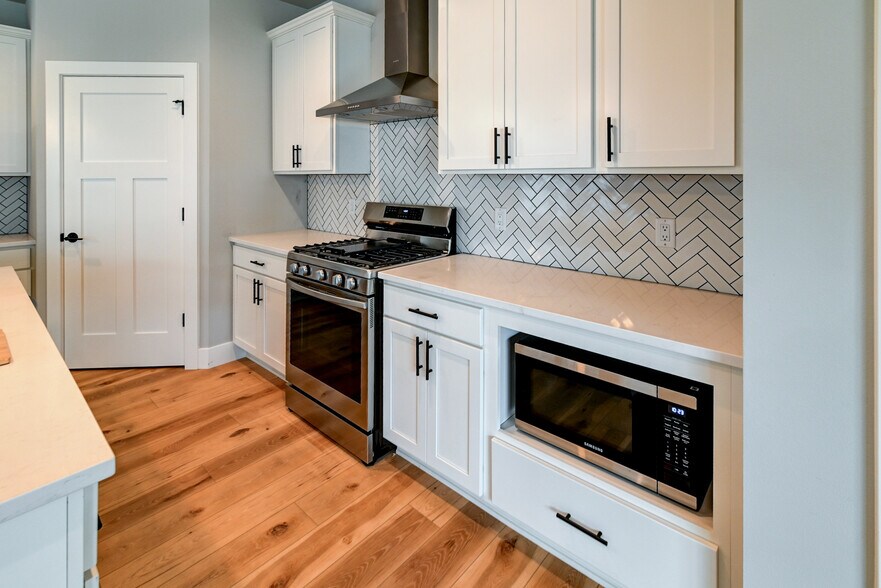 Building Photo - 4863 Lacy Rd