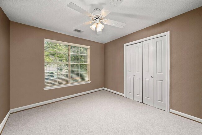 Building Photo - 202 W Greywing Cir