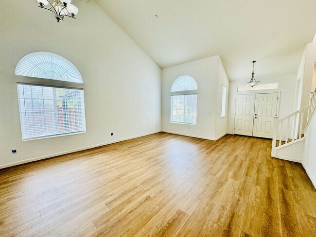 Building Photo - 13721 Santa Lucia Dr