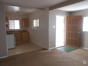 Building Photo - HALF OFF 1st MONTH! 2bedroom Duplex with ...