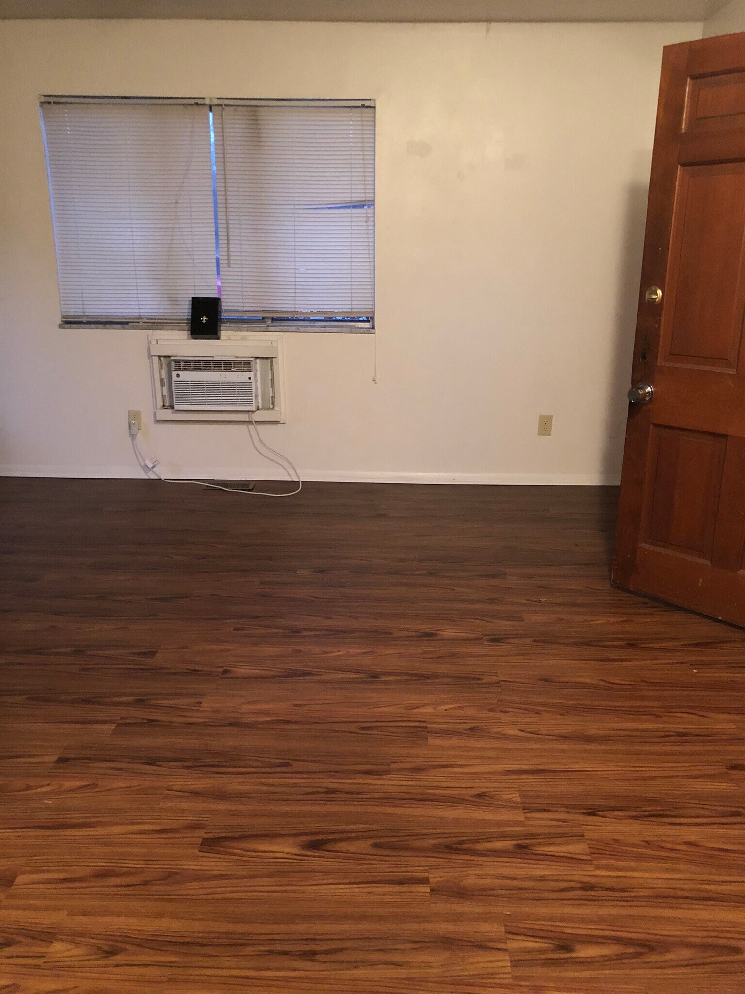 Family Room - 4336 Fair Oaks Rd