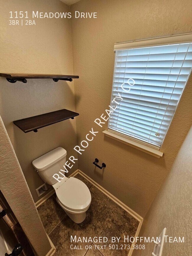 Building Photo - 1151 Meadows Dr