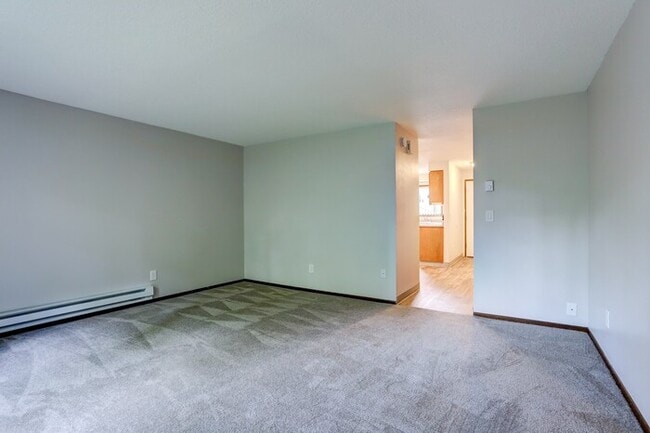Building Photo - 2bed/1.5bath Town-home Available Soon! Cal...