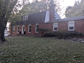 Building Photo - 1306 Marion Dr