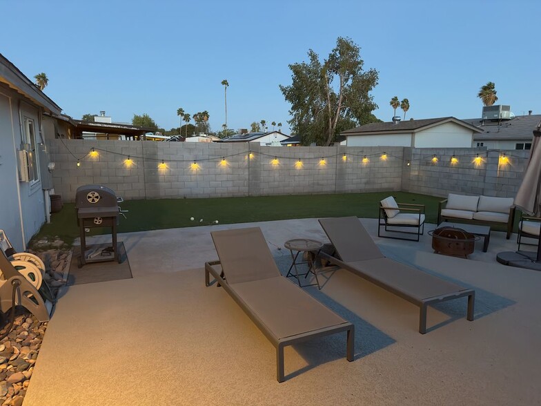 Building Photo - 3649 E Emile Zola Ave