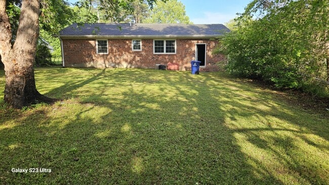 Building Photo - 204 Sterling Rd