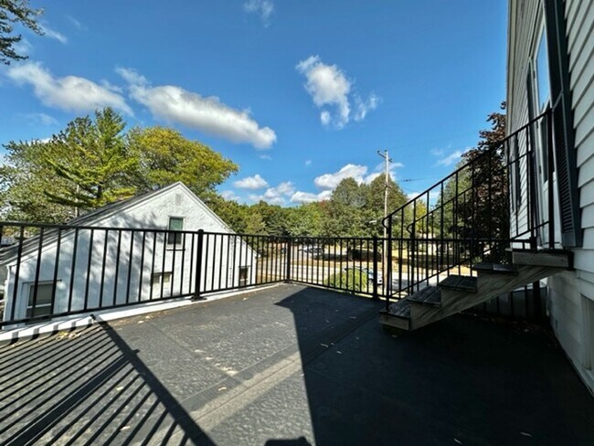 Building Photo - 1331 9th St