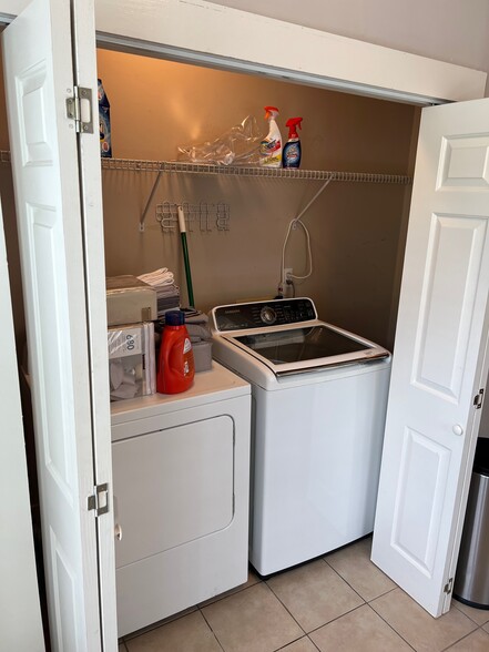 Building Photo - 2904 Annunciation St